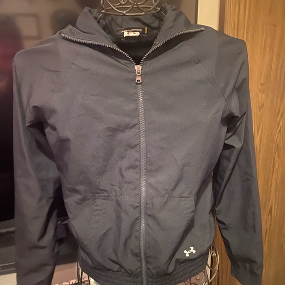 Woman’s Under Armour Jacket NWOT! light jacket - Picture 1 of 8